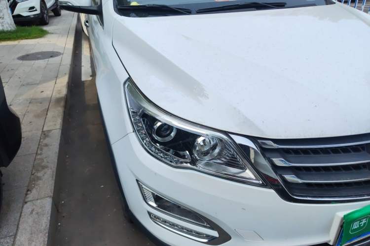 Used Baojun 560 2016 1.8L iAMT Elite Edition Right Front Headlight