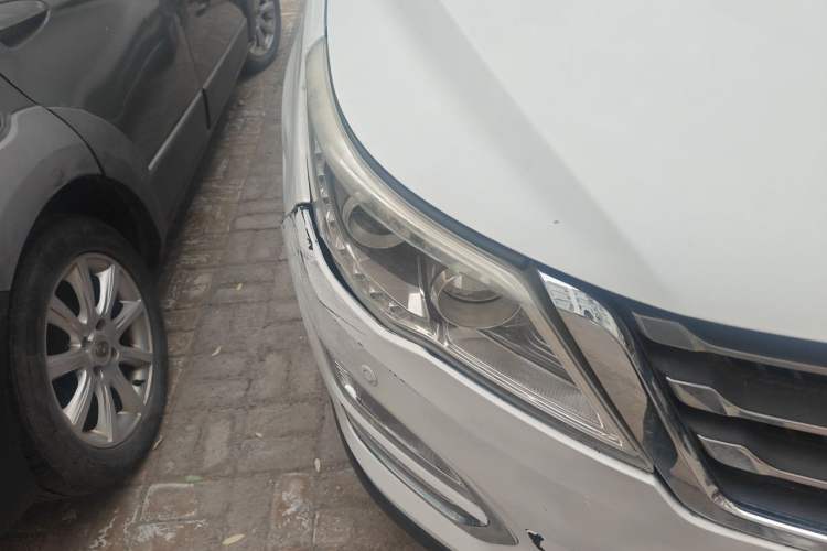 Used Baojun 560 2016 1.5T Manual Luxury Model Right Front Headlight