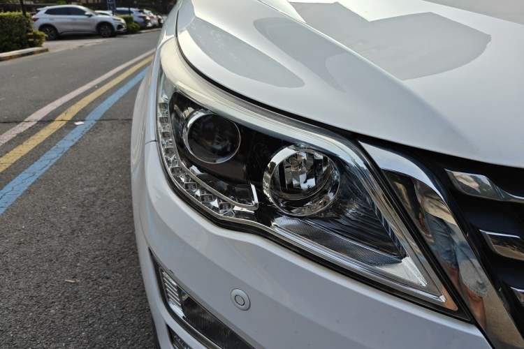 Used Baojun 560 2016 1.5T Manual Luxury Model Right Front Headlight