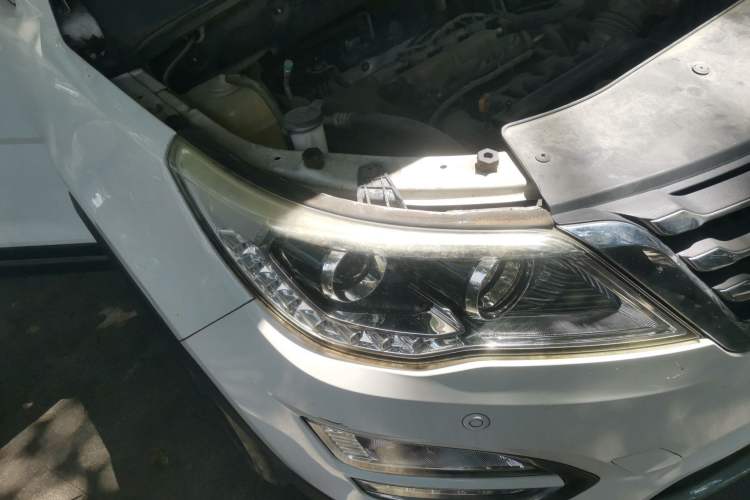Used Baojun 560 2016 1.8L Manual Luxury Edition Right Front Headlight