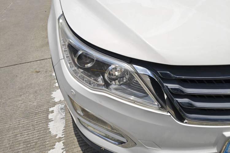 Used Baojun 560 2016 1.8L iAMT Luxury Model Right Front Headlight