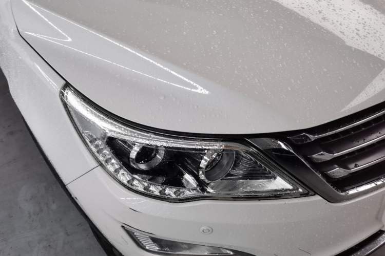 Used Baojun 560 2016 1.5T Manual Luxury Model Right Front Headlight