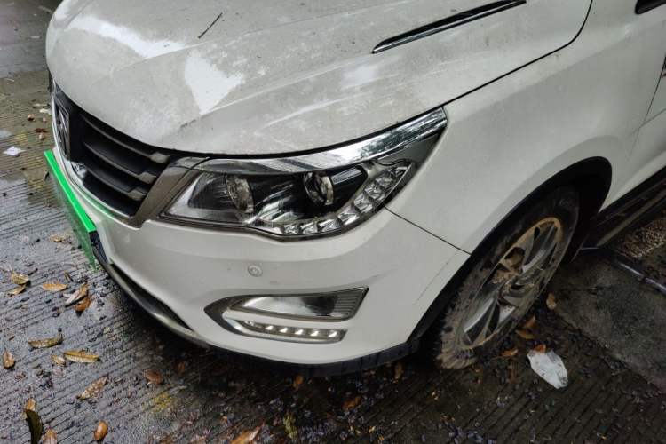 Used Baojun 560 2016 1.5T Manual Luxury Model Right Front Headlight