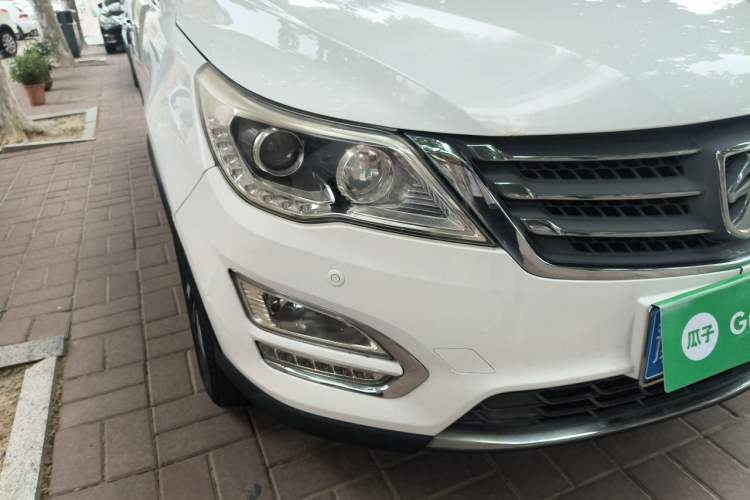 Used Baojun 560 2016 1.5T Manual Luxury Model Right Front Headlight