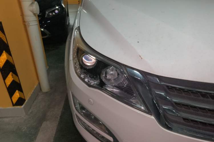 Used Baojun 560 2016 1.8L iAMT Luxury Model Right Front Headlight