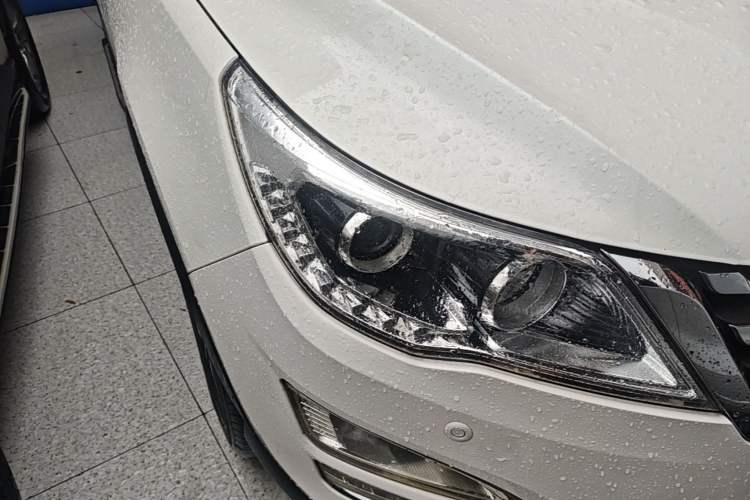 Used Baojun 560 2016 1.8L Manual Luxury Edition Right Front Headlight