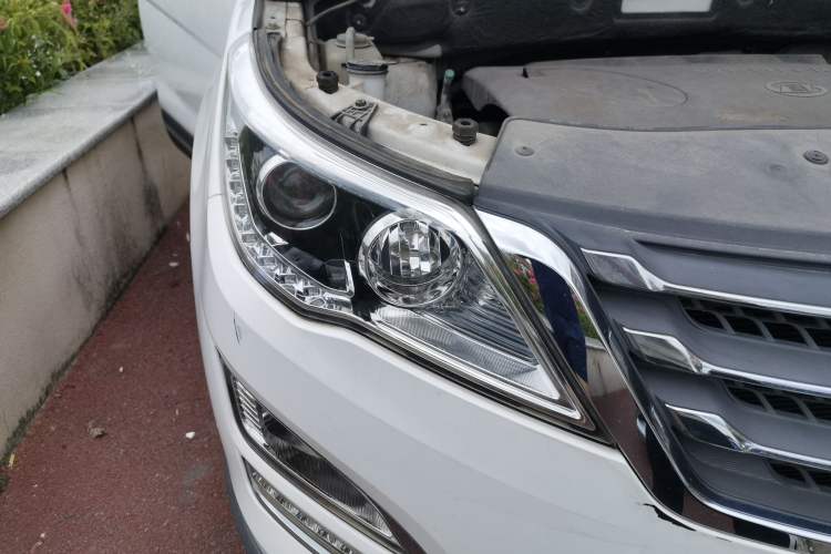 Used Baojun 560 2016 1.8L Manual Elite Edition Right Front Headlight