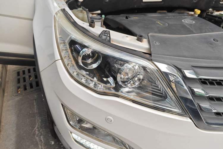 Used Baojun 560 2016 1.8L Manual Luxury Edition Right Front Headlight