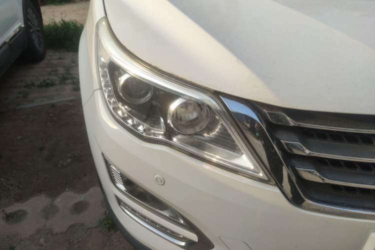 Used Baojun 560 2016 1.5T Manual Luxury Model Right Front Headlight
