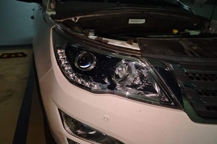 Used Baojun 560 2016 1.8L Manual Luxury Edition Right Front Headlight