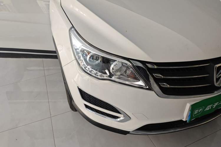 Used Baojun 560 2016 1.8L Manual Value Edition Right Front Headlight