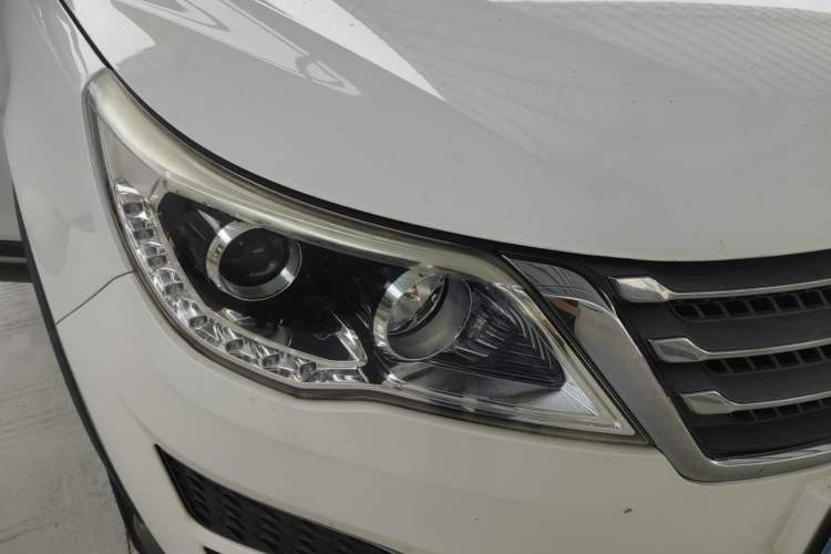 Used Baojun 560 2016 1.8L Manual Value Edition Right Front Headlight