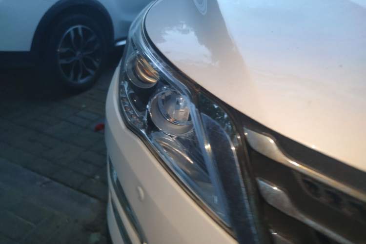Used Baojun 560 2016 1.8L Manual Luxury Edition Right Front Headlight