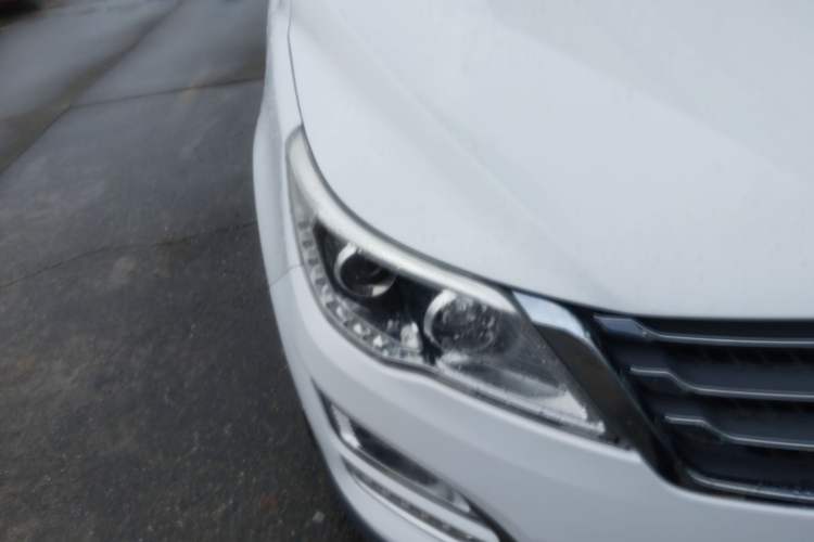Used Baojun 560 2016 1.5T Manual Elite Edition Right Front Headlight