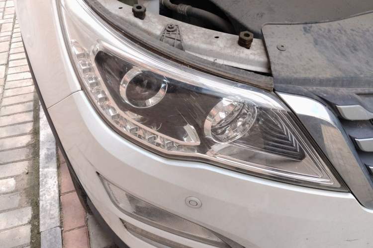 Used Baojun 560 2016 1.8L iAMT Luxury Model Right Front Headlight
