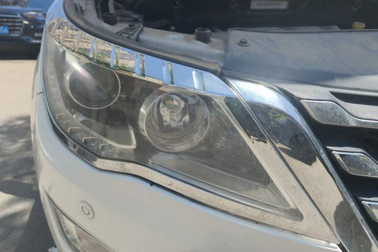 Used Baojun 560 2016 1.8L Manual Luxury Edition Right Front Headlight