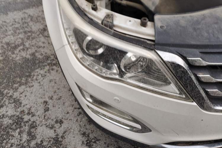 Used Baojun 560 2016 1.8L Manual Luxury Edition Right Front Headlight