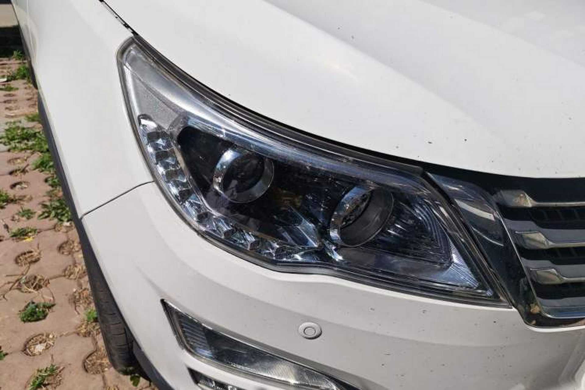 Used Baojun 560 2016 1.5T Manual Luxury Model Right Front Headlight