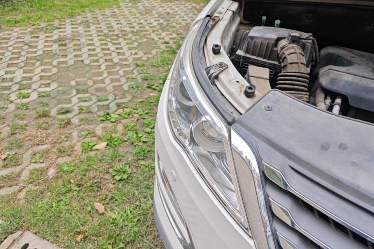 Used Baojun 560 2016 1.5T Manual Luxury Model Right Front Headlight
