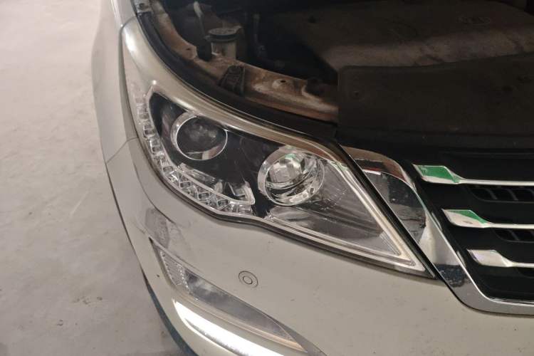 Used Baojun 560 2016 1.8L iAMT Luxury Model Right Front Headlight