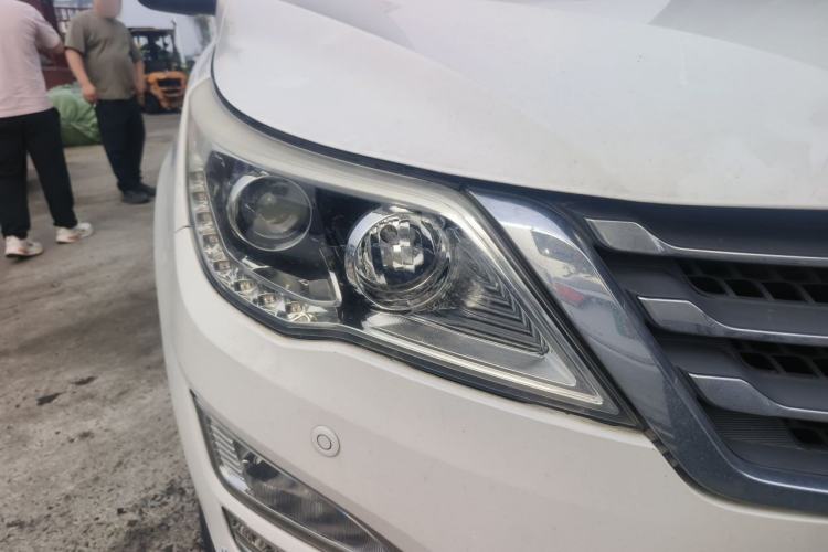 Used Baojun 560 2016 1.8L iAMT Luxury Model Right Front Headlight