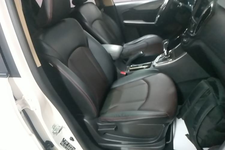 Used Baojun 560 2016 1.8L iAMT Luxury Model Right Front Seat