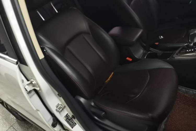 Used Baojun 560 2016 1.8L iAMT Luxury Model Right Front Seat