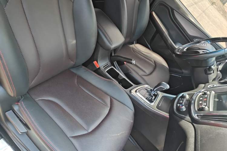 Used Baojun 560 2016 1.8L iAMT Luxury Model Right Front Seat