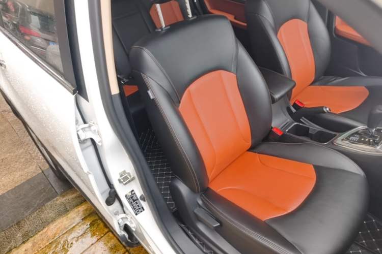 Used Baojun 560 2016 1.8L iAMT Elite Edition Right Front Seat