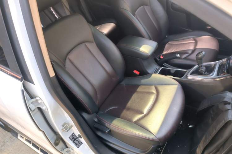 Used Baojun 560 2016 1.5T Manual Luxury Model Right Front Seat