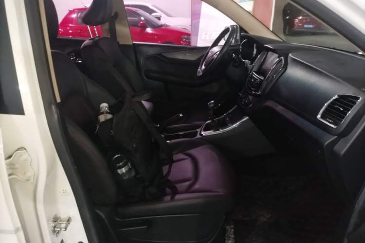 Used Baojun 560 2016 1.5T Manual Luxury Model Right Front Seat