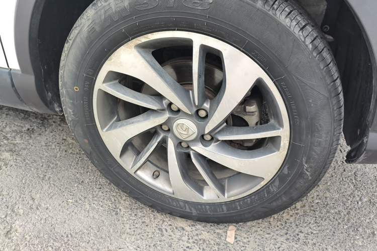 Used Baojun 560 2016 1.8L iAMT Luxury Model Right Front Wheel Hub