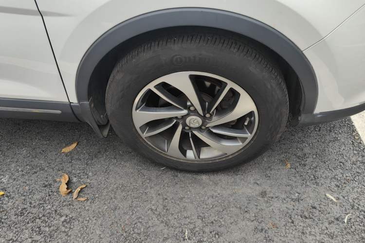 Used Baojun 560 2016 1.8L iAMT Luxury Model Right Front Wheel Hub