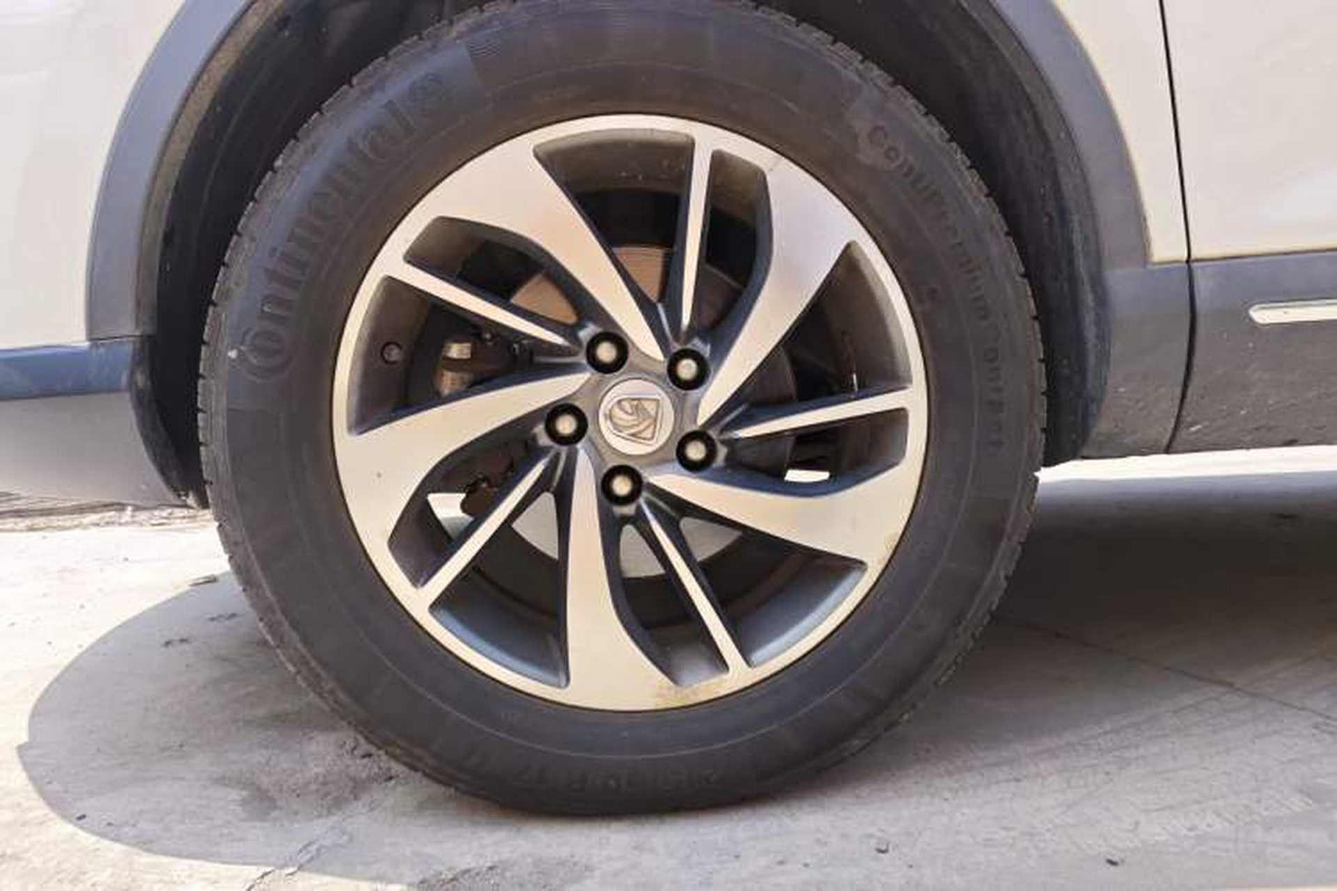 Used Baojun 560 2016 1.8L iAMT Luxury Model Right Front Wheel Hub