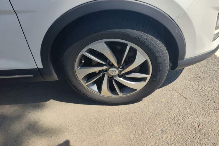 Used Baojun 560 2016 1.8L iAMT Luxury Model Right Front Wheel Hub