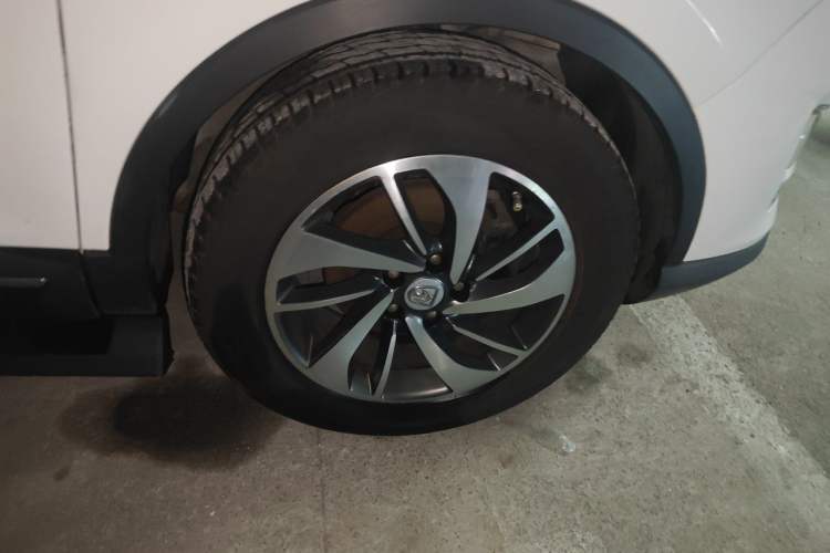 Used Baojun 560 2016 1.8L Manual Luxury Edition Right Front Wheel Hub