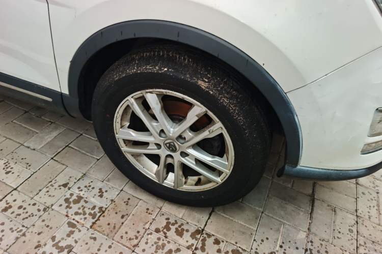 Used Baojun 560 2016 1.8L iAMT Elite Edition Right Front Wheel Hub
