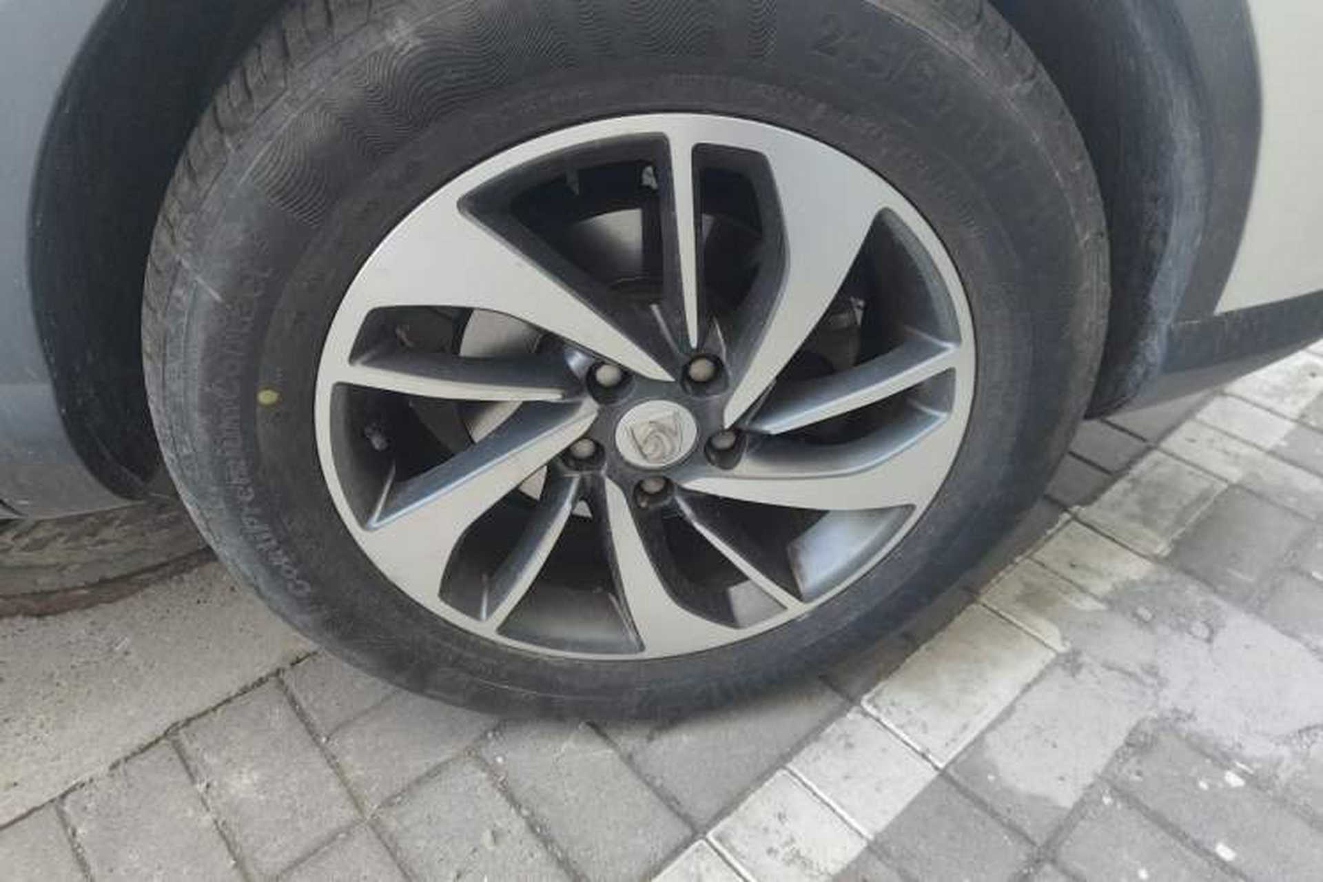 Used Baojun 560 2016 1.8L Manual Luxury Edition Right Front Wheel Hub