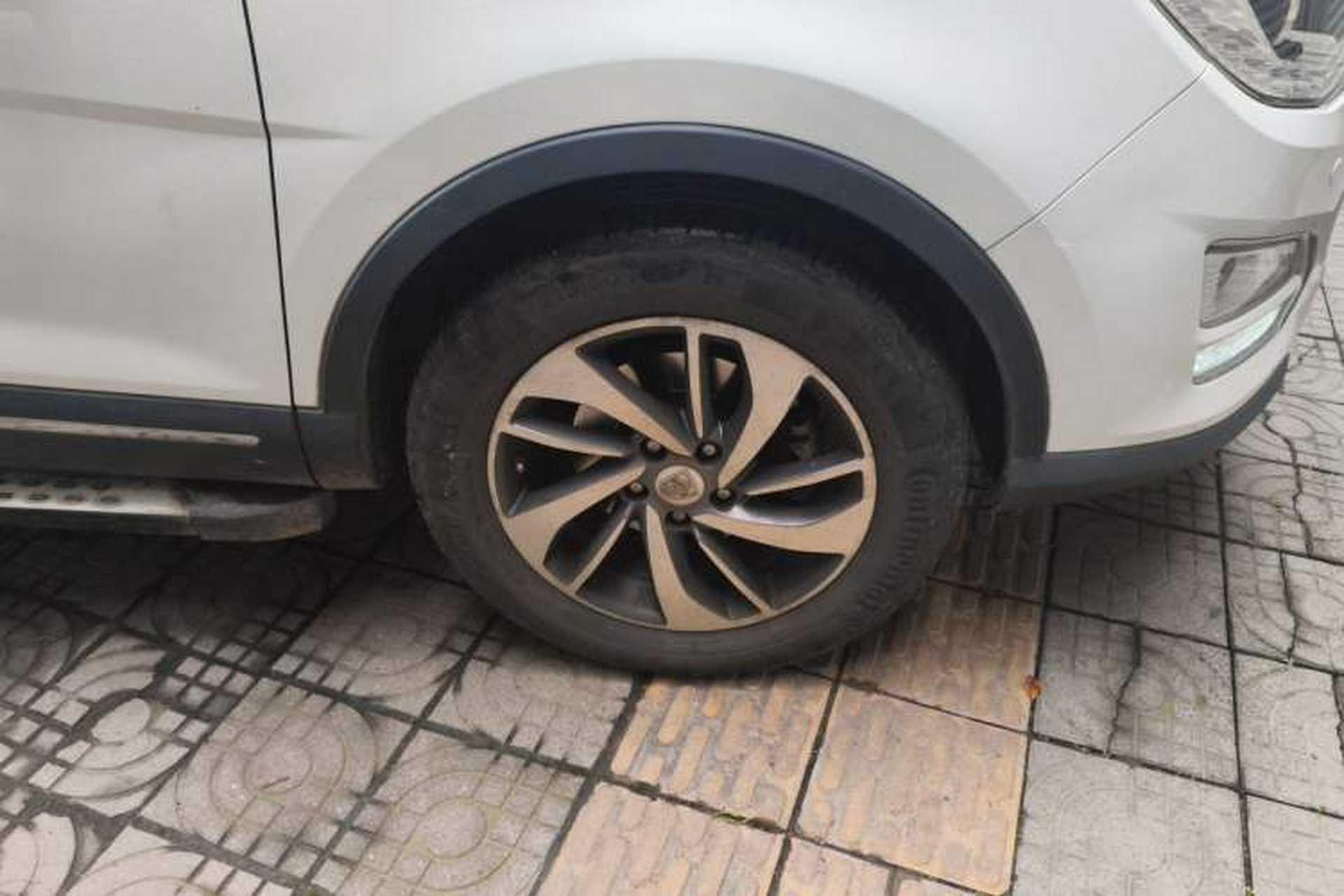 Used Baojun 560 2016 1.5T Manual Luxury Model Right Front Wheel Hub