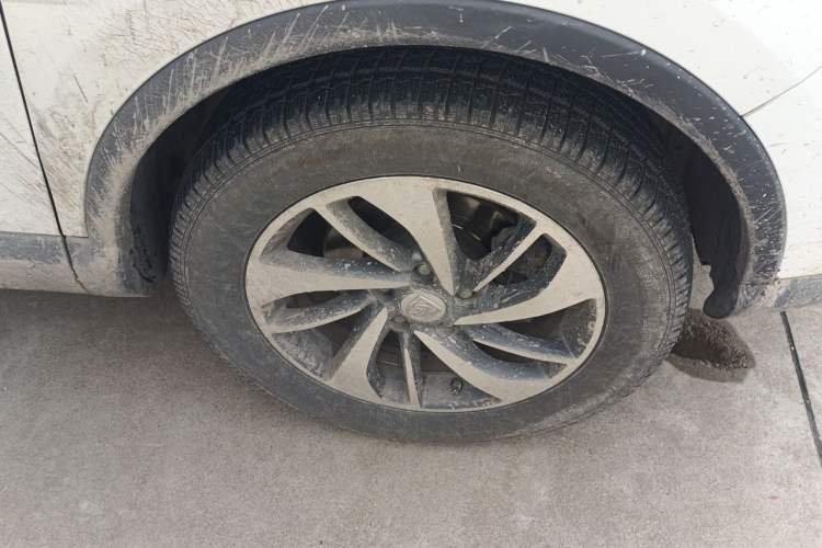 Used Baojun 560 2016 1.8L Manual Luxury Edition Right Front Wheel Hub