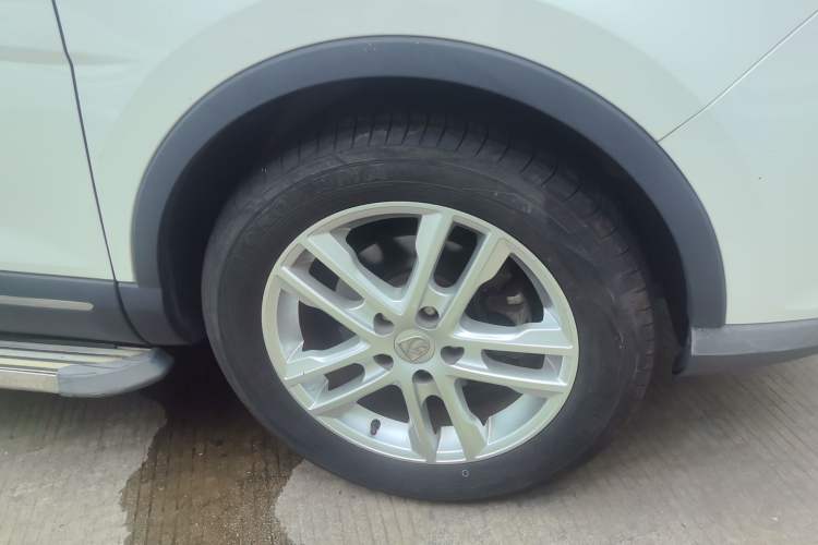 Used Baojun 560 2016 1.5T Manual Elite Edition Right Front Wheel Hub