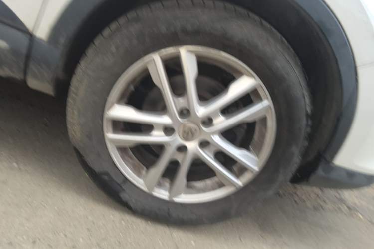 Used Baojun 560 2016 1.5T Manual Elite Edition Right Front Wheel Hub