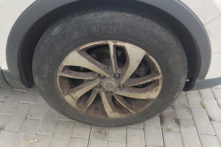 Used Baojun 560 2016 1.5T Manual Luxury Model Right Front Wheel Hub