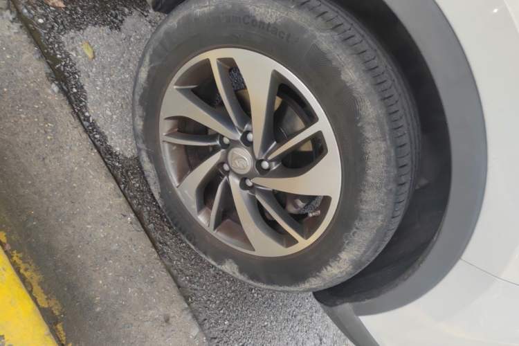 Used Baojun 560 2016 1.8L iAMT Luxury Model Right Front Wheel Hub