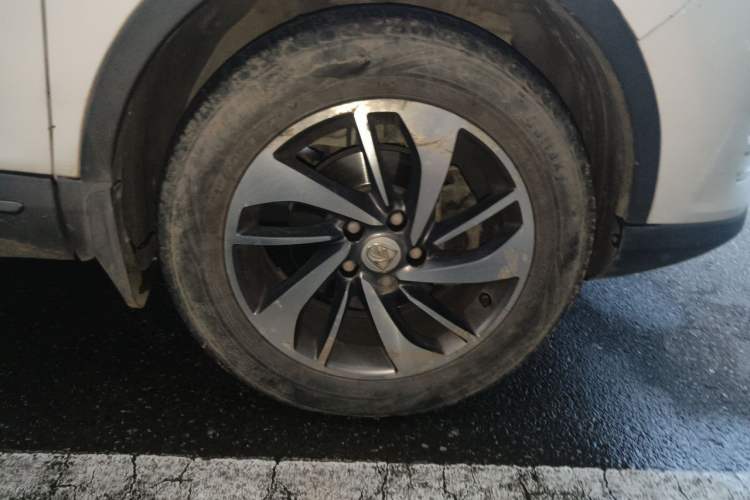 Used Baojun 560 2016 1.8L iAMT Luxury Model Right Front Wheel Hub