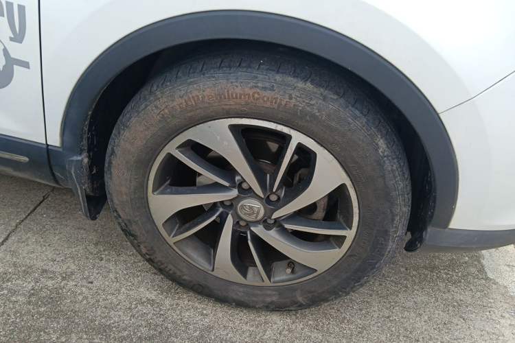 Used Baojun 560 2016 1.5T Manual Luxury Model Right Front Wheel Hub