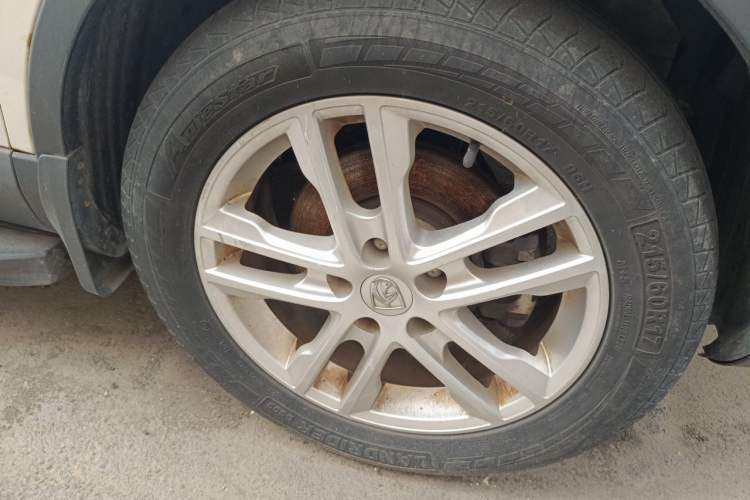 Used Baojun 560 2016 1.5T Manual Elite Edition Right Front Wheel Hub
