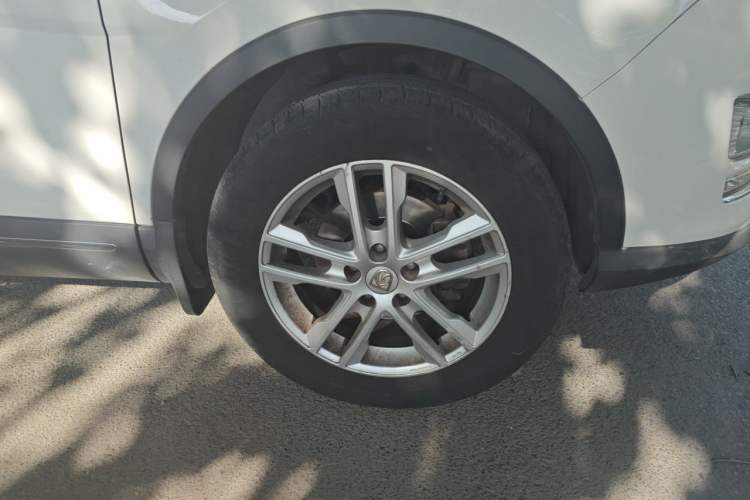 Used Baojun 560 2016 1.8L Manual Comfort Edition Right Front Wheel Hub