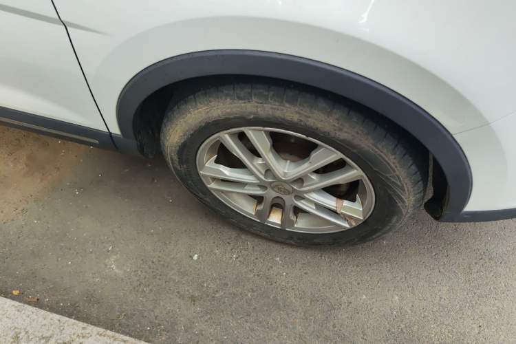 Used Baojun 560 2016 1.8L iAMT Elite Edition Right Front Wheel Hub
