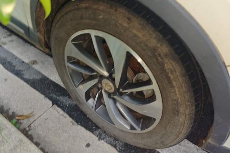 Used Baojun 560 2016 1.8L Manual Elite Edition Right Front Wheel Hub